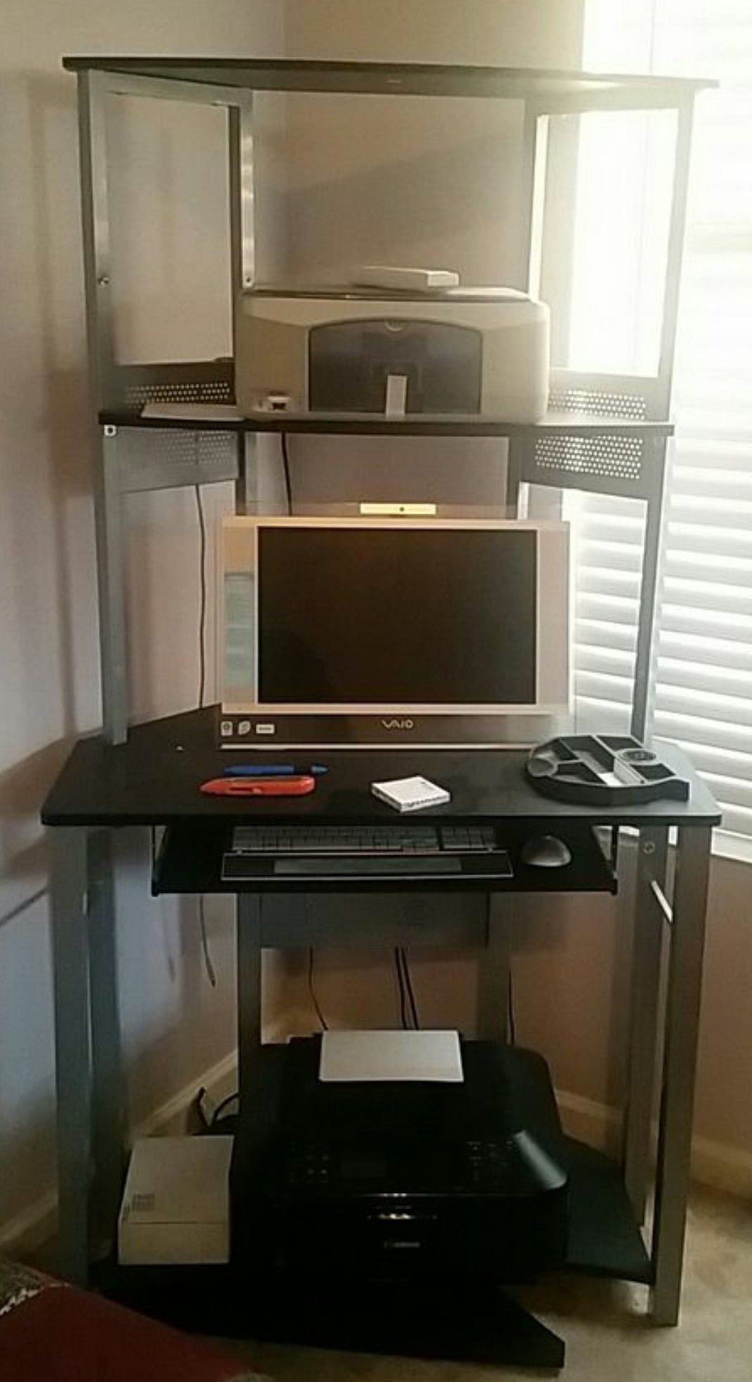 Special desk for sale strong 4levels (just the desk)