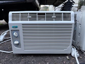 2012 AC Air Conditioner 5,000 BTU PAC5000