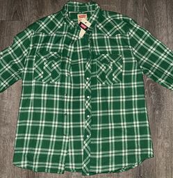 Levi’s plaid shirt