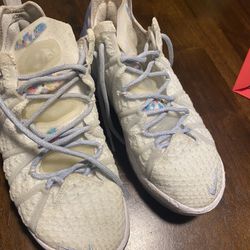 Men’s 6.5 (Women’s 8.5) Nike Air Max’s 