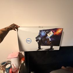 27 Inch Curved Dell Monitor