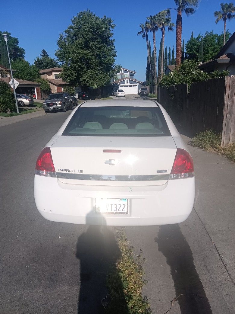 For Sale ! Chevy Impala 07 Ls