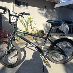 20" Hyper Spinner Pro Boys' BMX Bike