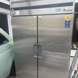 🧊 Everest Commercial Freezer – Double Door Stainless Steel (Model ESF2) 🧊