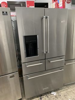 Kitchen aid 5 door in stainless steel used with red knobs