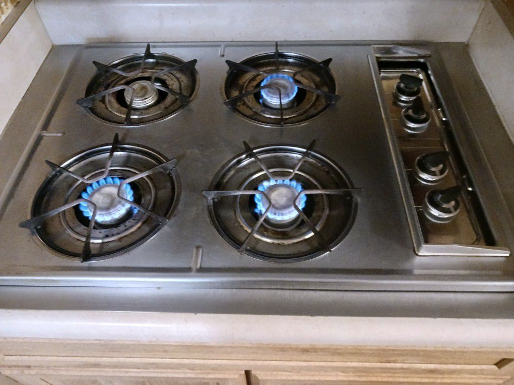 Vintage 60s Roper Stainless Steel 
30" Gas CookTop 
With Original Instructions Booklet 