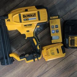 DeWalt 20v max xr 18ga cordless nailer kit