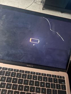Apple MacBook Air – Cracked Screen