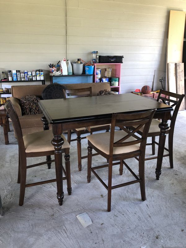Bar Height Table And 4 Chairs Furniture In Alvin Tx Offerup