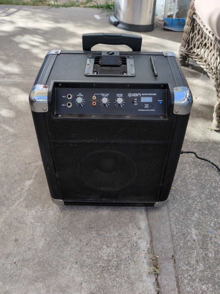ION BLOCK ROCKER PORTABLE SOUND SYSTEM