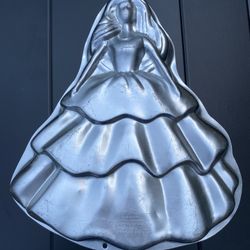 Vintage 1995 Wilton Mattel Barbie Cake Pan Mold 2105-3500 Doll Princess