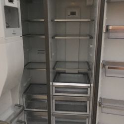 KitchenAid Side By Side Refrigerator Good Condition Like New