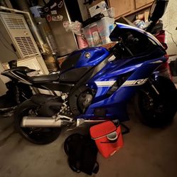 Yamaha R6