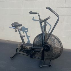 Assault Fitness Air Bike Classic…. Home Gym Fitness…. Works great just has a little bit of rust…. $340 Price is firm!!!