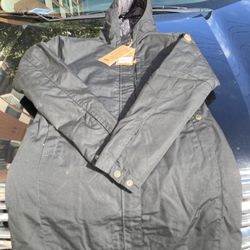 FJFall Raven Parka Jacket $350 Retail At REI