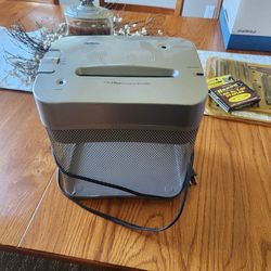 Royal HT3SL 3-Sheet Crosscut Paper Shredder