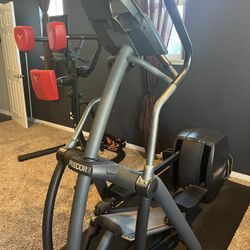 💪 Precor EFX 556 Elliptical Trainer – Commercial Grade – Barely Used – Best Deal 💪