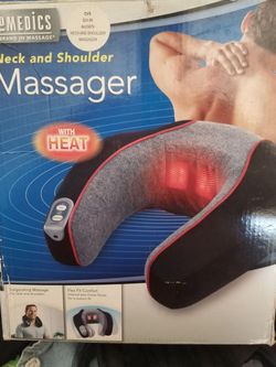 Neck and shoulder massager with heat