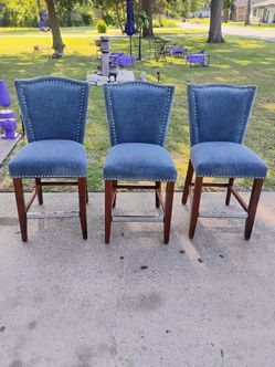 3 Tall Chairs. 38" from floor to Seat area (3)