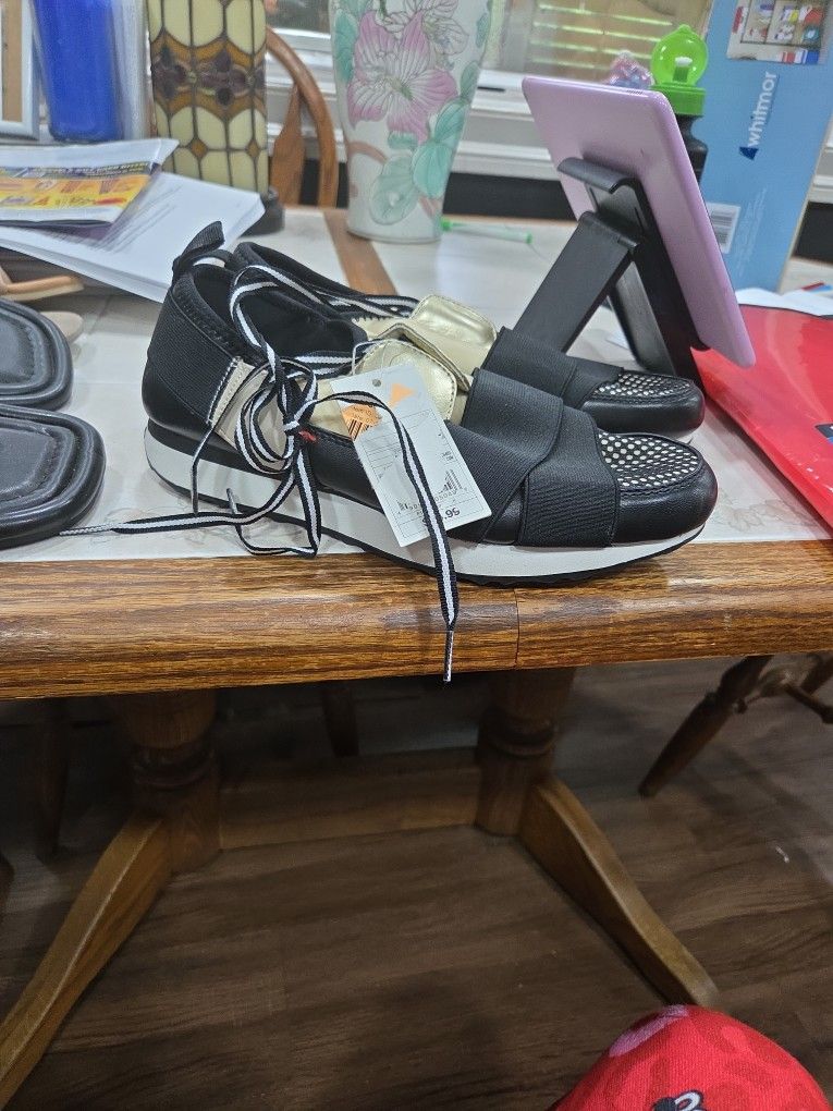 Womens Shoes