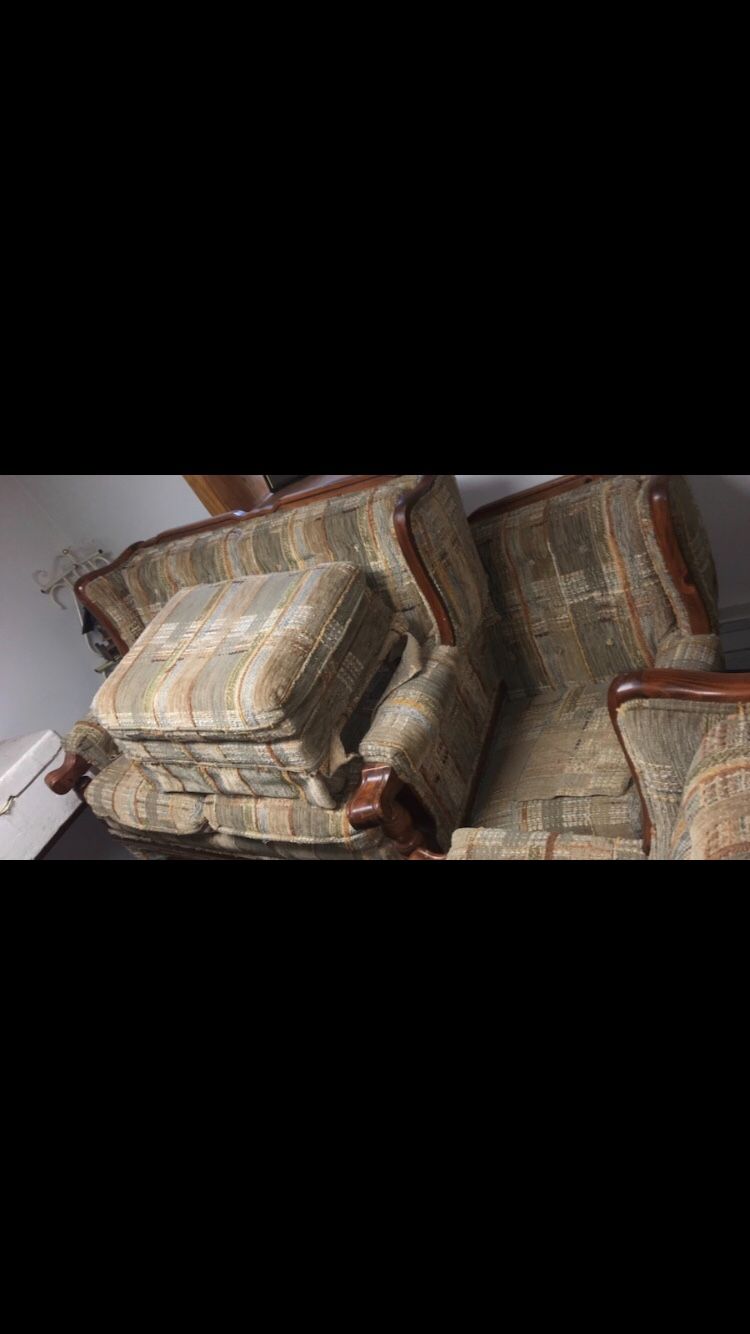 FREE Vintage Couch Only- All Other Pieces Gone