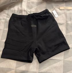 ESSENTIAL shorts