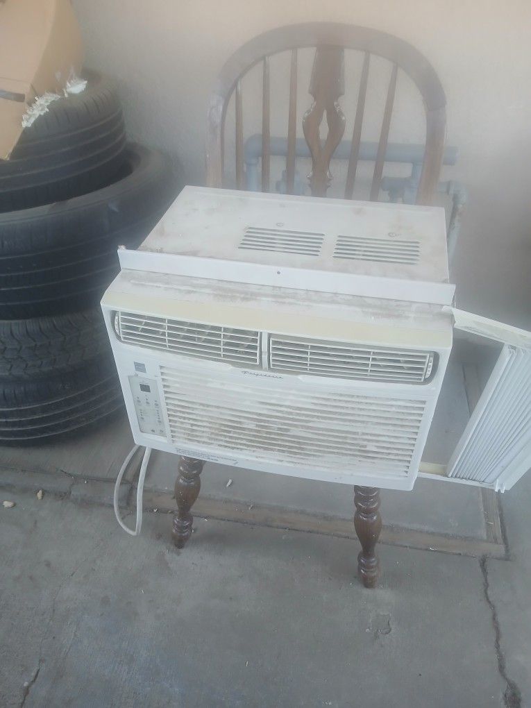 Works Just Doesn't Blow Cold Air