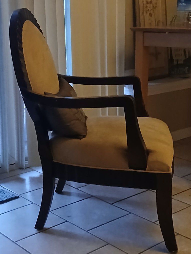 Old Fashion Chair