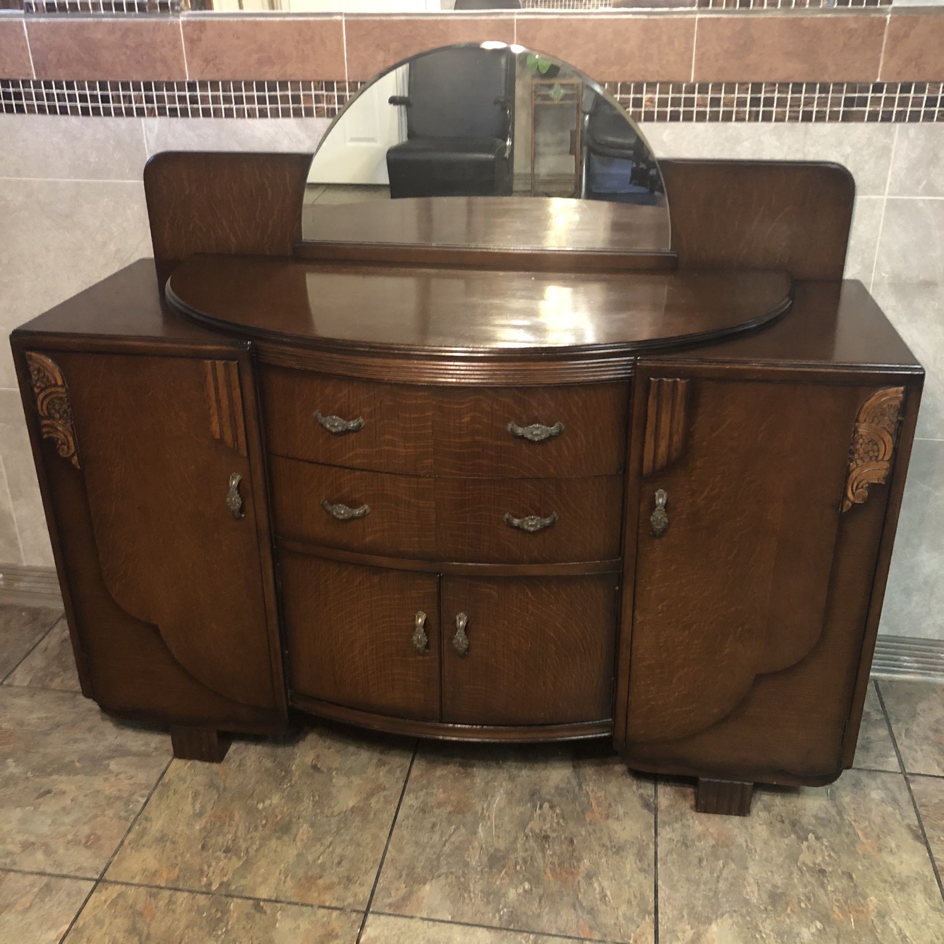 Beautiful , 1940 Art Deco Buffet With Mirror. Excellent Condition. Firm.