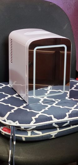 Chefman Mini Personal Fridge