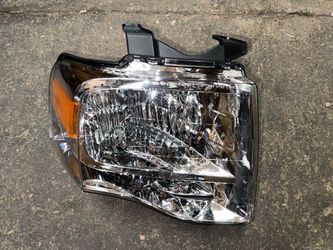 2007 to 2014 Ford Expedition Right Passenger Side Headlight Luz Calavera Derecha Conductor La Zona Auto Parts