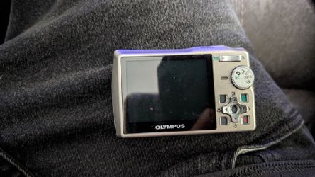 Olympus Stylus 710 7.1-megapixel digital camera