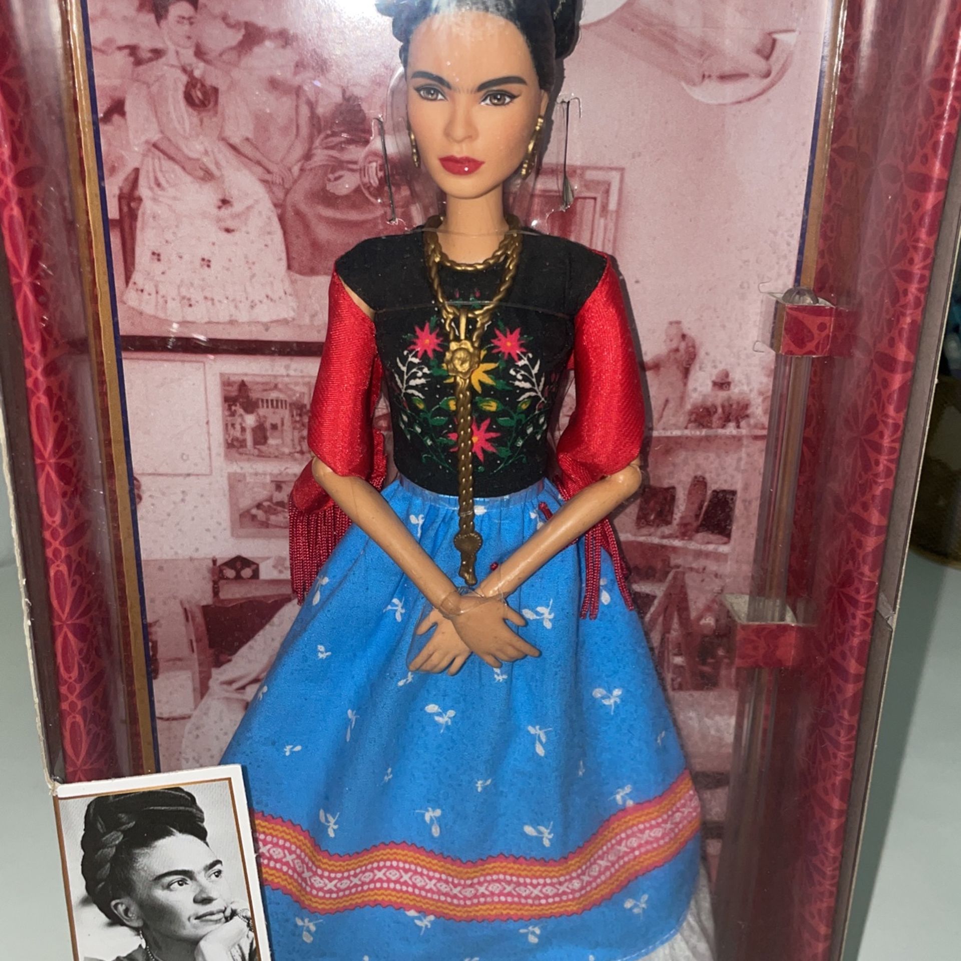Barbie Signature Frida Khalo Inspiring Women Series 
