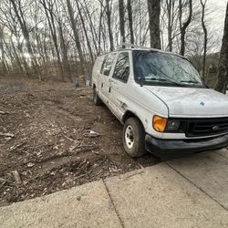 2007 Ford E250 Van 