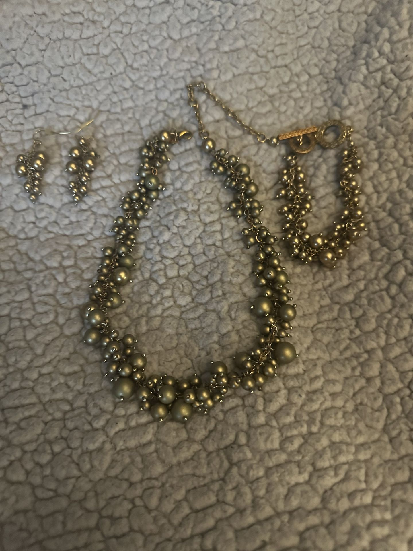Beautiful Premier Necklace, Bracelet And Earrings In Gold. Loved Wearing To Christmas And New Years Parties