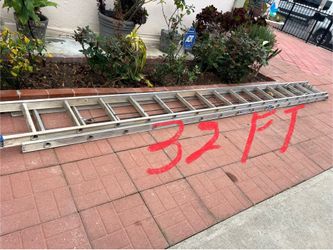 Escalera de 32 pies de aluminio, perfectas, condiciones