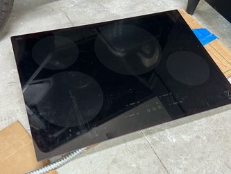 ZLINE Black Glass Induction Cooktop