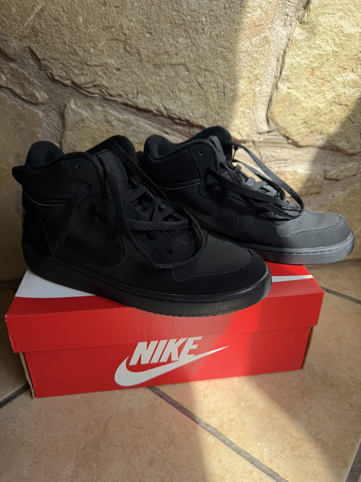 NIKE black Shoes