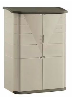 Outdoor storage cabinet