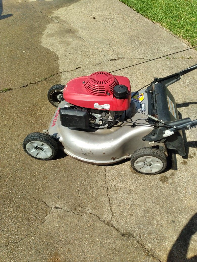 Honda HRR216 Lawn Mower 