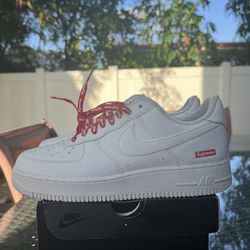 Air Force 1 Low “Supreme” Size 8.5 