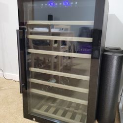 Wine Enthusiast Classic 70 Dual Zone Wine Cellar Refrigerator