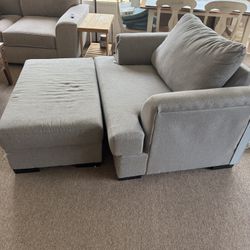 Oversized Chair W/Ottoman