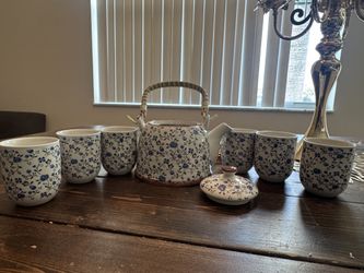 Blue floral Japanese Teapot & 6 Cups