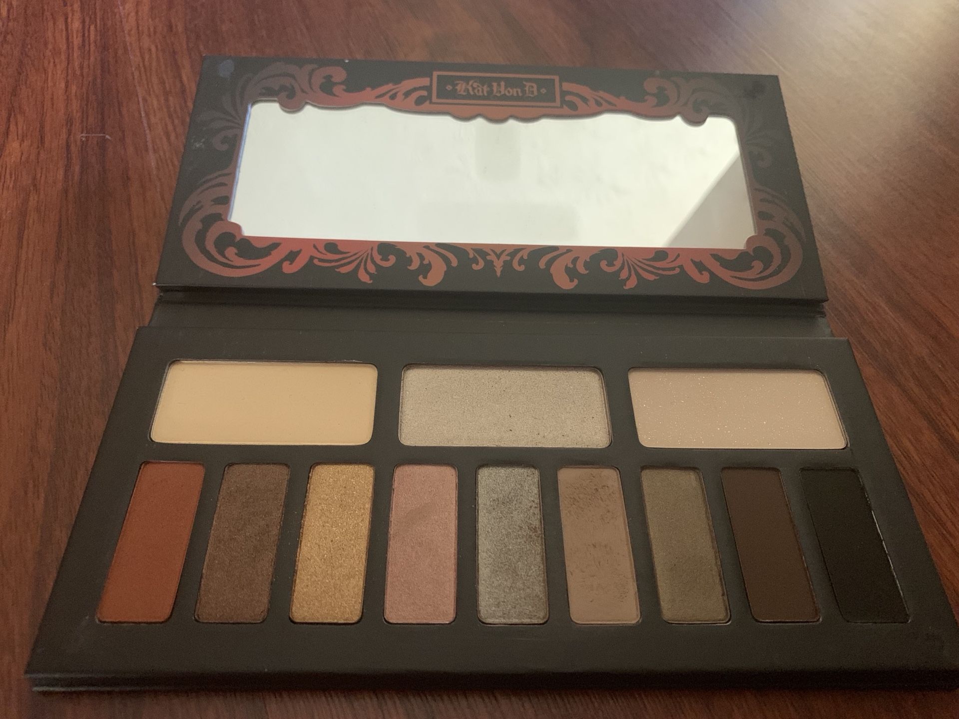 Kat Bon D Monarch eyeshadow palette