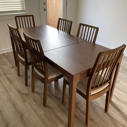 IKEA Dining Table With 6 Chairs Included