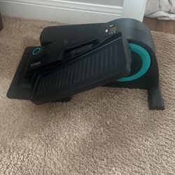 Cubii Foot Machine 