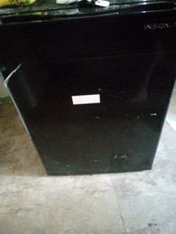 INSIGNIA Mini Fridge