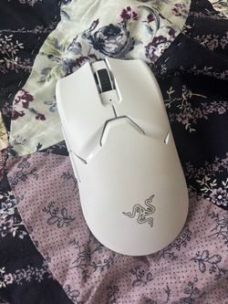 Razer Viper V2 Pro wireless esports gaming mouse