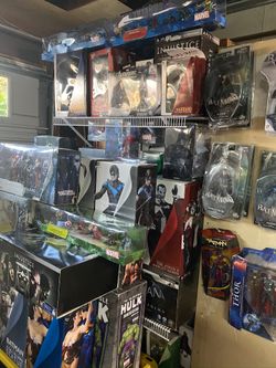 DC Marvel Statues Collectibles